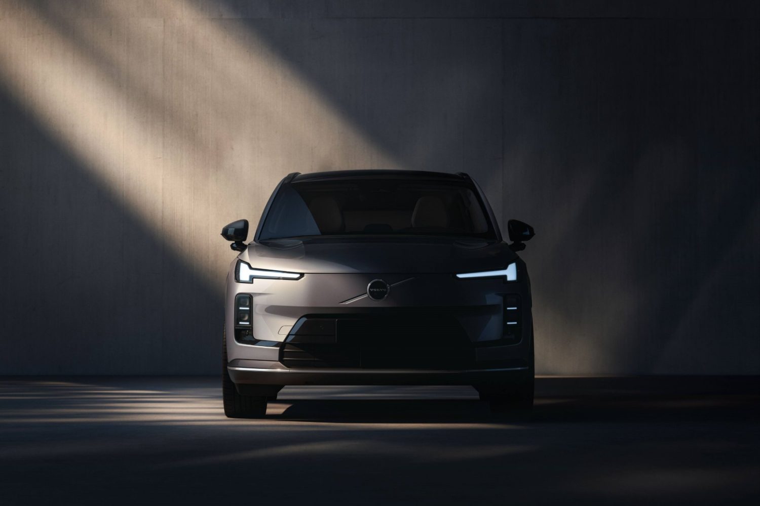 volvo-xc70-teaser